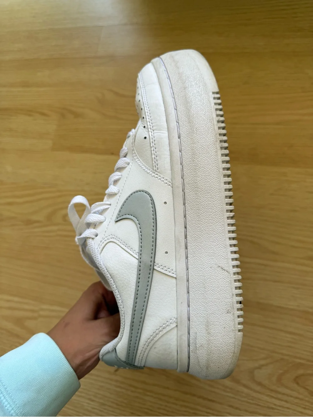 Nike court visión alta womens white & grey size 8.5